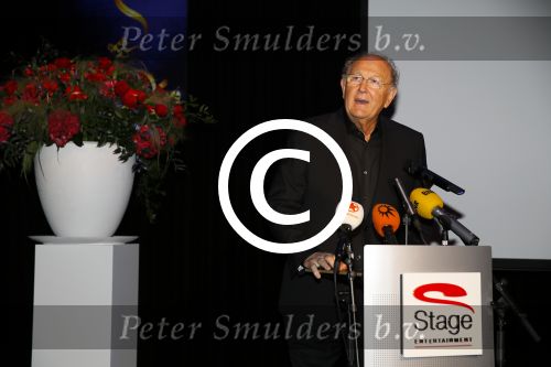 Amsterdam 19 juni 2015
Joop v d Ende geeft persconferentie dat hij 60% van Stage entertainment heeft verkocht aan CVC Capital. Jannine v d Ende is natuurlijk aanwezig.