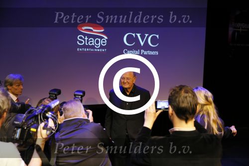 Amsterdam 19 juni 2015
Joop v d Ende geeft persconferentie dat hij 60% van Stage entertainment heeft verkocht aan CVC Capital. Jannine v d Ende is natuurlijk aanwezig.