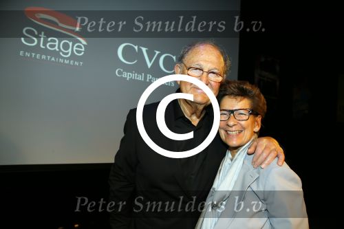 Amsterdam 19 juni 2015
Joop v d Ende geeft persconferentie dat hij 60% van Stage entertainment heeft verkocht aan CVC Capital. Jannine v d Ende is natuurlijk aanwezig.