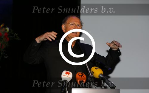 Amsterdam 19 juni 2015
Joop v d Ende geeft persconferentie dat hij 60% van Stage entertainment heeft verkocht aan CVC Capital. Jannine v d Ende is natuurlijk aanwezig.