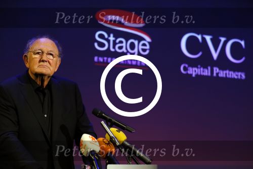 Amsterdam 19 juni 2015
Joop v d Ende geeft persconferentie dat hij 60% van Stage entertainment heeft verkocht aan CVC Capital. Jannine v d Ende is natuurlijk aanwezig.