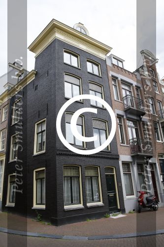 Amsterdam 20 juni 2015  
Huis en naamplaatje van Jos Brink en Frank Sanders.
