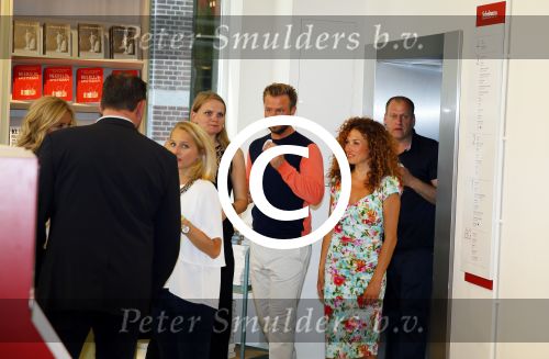 Amsterdam 12 juni 2015 
Presentatie boek Thijs Romer en nieuwe tijdschrift Wendy v Dijk. Ook Katja Schuurman is aanwezig alsmede de ouders en broer van Thijs.  De presentatie was in het nieuwe pand van Scheltema aan het Rokin