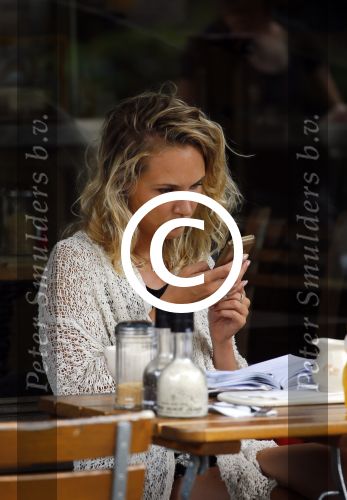 Amsterdam 12 augustus 2015
Kimberly Klaver op terras in Amsterdam zuid