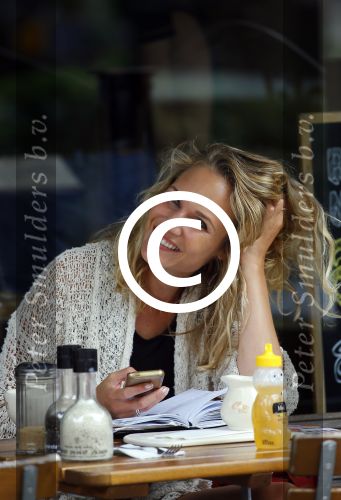 Amsterdam 12 augustus 2015
Kimberly Klaver op terras in Amsterdam zuid