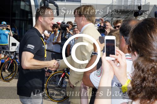 Utrecht 4 juli 2015
Tour de France start met de proloog in Utrecht. Koning Willem Alexander met burgemeester Jan v Zanen Joop Zoetemelk Richard Plugge (team Lotto  Jumbo)