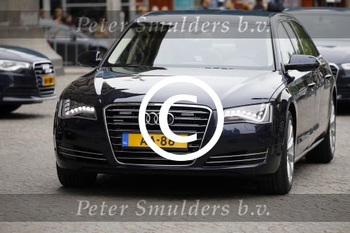 Amsterdam 16 juni 2015
Prinses Beatrix en Koning Willem Alexander arriveren bij het paleis op de dam.