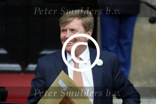 Amsterdam 24 juni 2015
Gala op paleis op de dam met oa Prinses Margriet Mr Pieter v Vollenhoven Koningin Maxima en koning Willem Alexander.