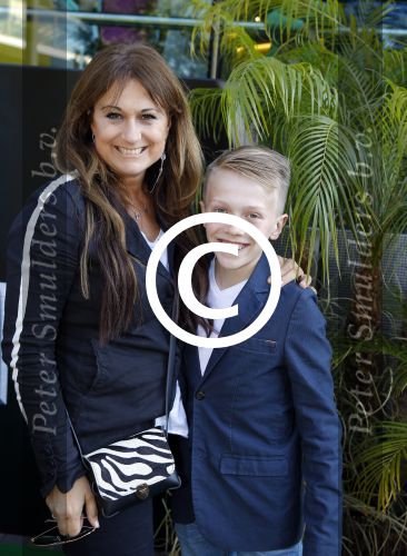 Amsterdam 10 juni 2015
Premiere Jurassic world in pathe arena. Ruud Feltkamp is aanwezig als dj.
Laura Vlasblom met zoon