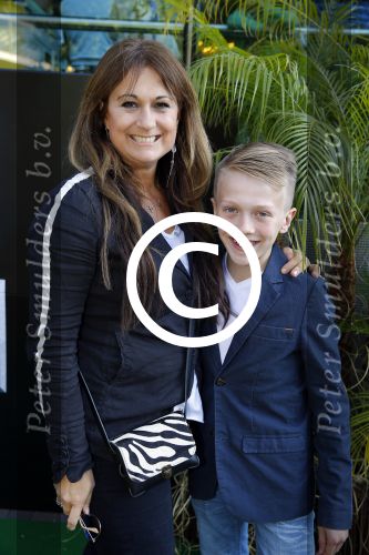 Amsterdam 10 juni 2015
Premiere Jurassic world in pathe arena. Ruud Feltkamp is aanwezig als dj.
Laura Vlasblom met zoon