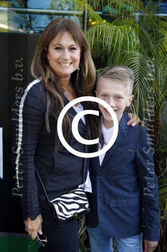 Amsterdam 10 juni 2015
Premiere Jurassic world in pathe arena. Ruud Feltkamp is aanwezig als dj.
Laura Vlasblom met zoon