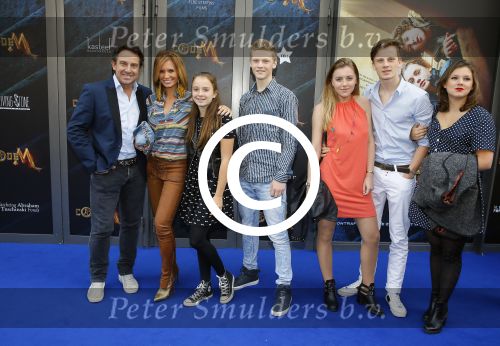 Amsterdam 20 juni 2015
Premiere Code M in het nieuwe de la mar met oa Senna Borsato.
Marco Leontine Luca en Jada Borsato met hun vriendjes en vriendinnetjes