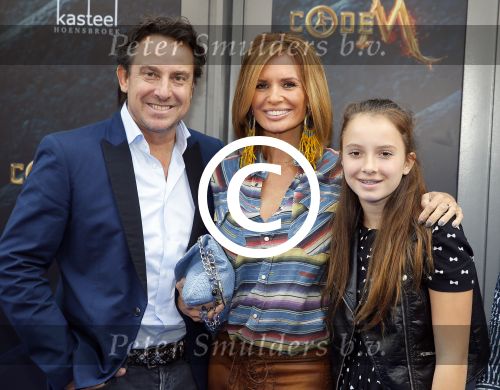 Amsterdam 20 juni 2015
Premiere Code M in het nieuwe de la mar met oa Senna Borsato.
Marco Leontine Luca en Jada Borsato met hun vriendjes en vriendinnetjes
