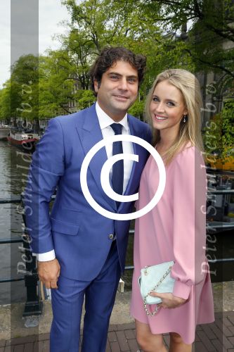 Amsterdam 20 juni 2015 
Trouwen Kimberley Klaver en Bas Schothorst in de Duif in Amsterdam. Liza Sips met vriend  Ralph Mannheim