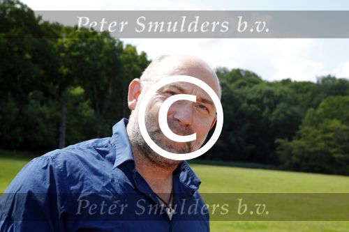 Amsterdam 10 juni 2015
Premiere Apenstreken bij kinderboederij in amsterdamse bos met oa Yvon Jaspers en Kim Lian v d Meij. Loek Peters