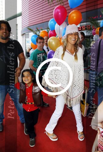 Rotterdam 9 augustus 2015
Edwin Smulders Johnny de Mol en Tomas v d Broek tijdens opnames van het rtl programma Down met Johnny. We gingen naar de premiere naar Wickie de Viking in het nieuwe Luxor. Lucille Werner met man en zoontje