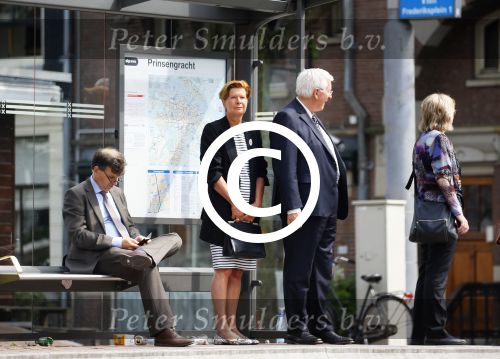Amsterdam 10 augustus 2015     
Joop Daalmeijer en Maartje v Weegen wachten op de tram.