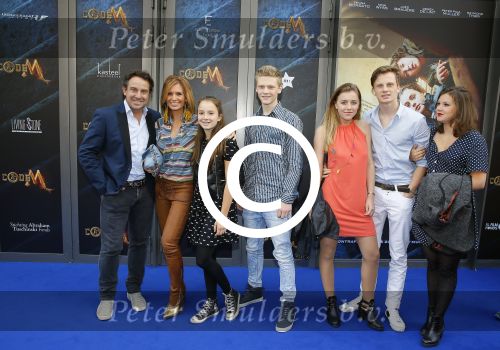 Amsterdam 20 juni 2015
Premiere Code M in het nieuwe de la mar met oa Senna Borsato.
Marco Leontine Luca en Jada Borsato met hun vriendjes en vriendinnetjes