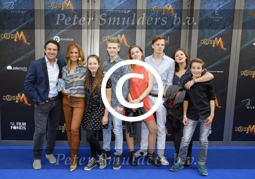 Amsterdam 20 juni 2015
Premiere Code M in het nieuwe de la mar met oa Senna Borsato.
Marco Leontine Luca en Jada Borsato met hun vriendjes en vriendinnetjes