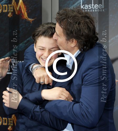 Amsterdam 20 juni 2015
Premiere Code M in het nieuwe de la mar met oa Senna Borsato.
Marco Leontine Luca en Jada Borsato met hun vriendjes en vriendinnetjes