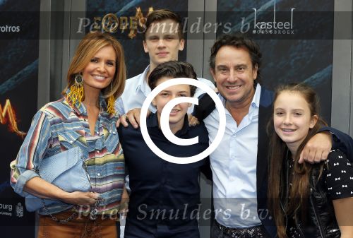 Amsterdam 20 juni 2015
Premiere Code M in het nieuwe de la mar met oa Senna Borsato.
Marco Leontine Luca en Jada Borsato met hun vriendjes en vriendinnetjes