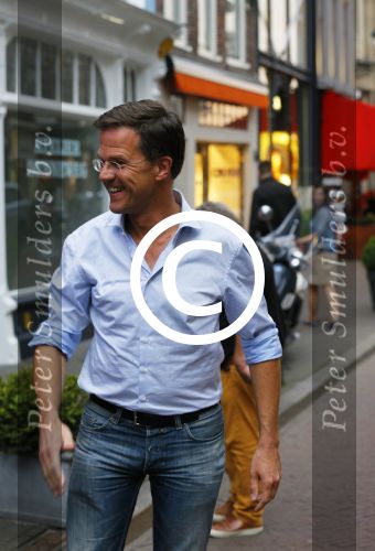 Den Haag 16 juli 2015
Verjaardagsfeestje Frits Huffnagel in Den Haag. Mark Rutte en Andre v Duin