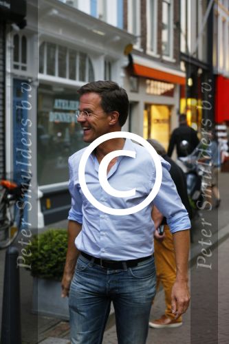 Den Haag 16 juli 2015
Verjaardagsfeestje Frits Huffnagel in Den Haag. Mark Rutte en Andre v Duin