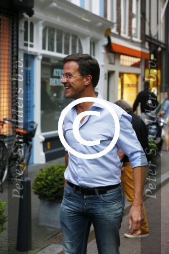 Den Haag 16 juli 2015
Verjaardagsfeestje Frits Huffnagel in Den Haag. Mark Rutte en Andre v Duin