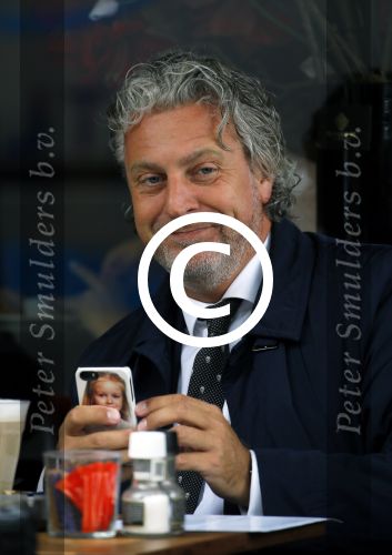 Amsterdam 16 juni 2015 
Mark Teurlings op terras bij v Dam
