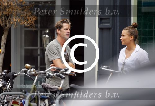 Amsterdam 14 augustus 2015  
Mark v d Loo op straat bij cold pressed juicery