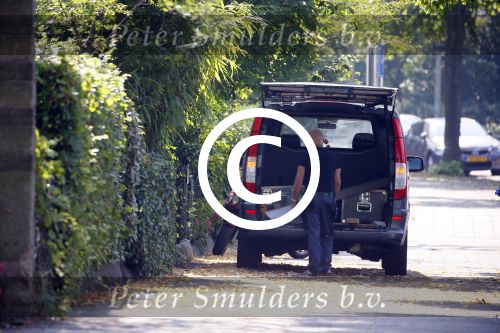 Amsterdam 13 augustus 2015  
Bij Martijn Krabbe wordt verbouwd en een piano afgeleverd tijdens zijn vakantie