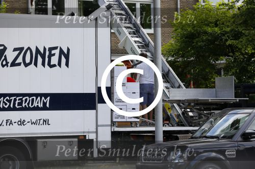 Amsterdam 18 juli 2015
Verhuizers halen spullen uit het huis van Martijn Krabbe.