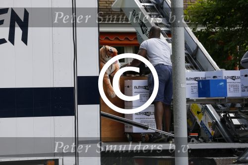 Amsterdam 18 juli 2015
Verhuizers halen spullen uit het huis van Martijn Krabbe.