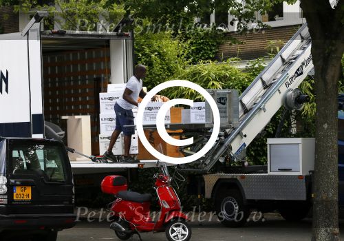 Amsterdam 18 juli 2015
Verhuizers halen spullen uit het huis van Martijn Krabbe.