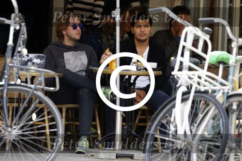 Amsterdam 18 juni 2015
Marvin Breukhoven met vriend op terras