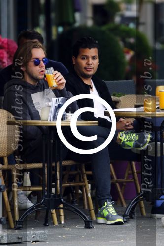 Amsterdam 18 juni 2015
Marvin Breukhoven met vriend op terras