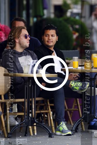 Amsterdam 18 juni 2015
Marvin Breukhoven met vriend op terras