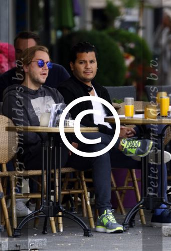 Amsterdam 18 juni 2015
Marvin Breukhoven met vriend op terras