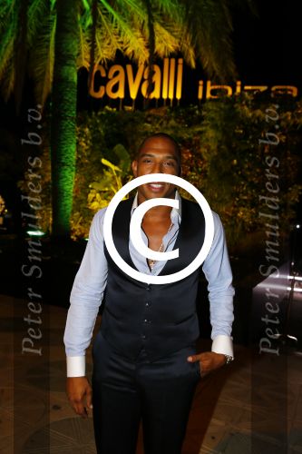 ibiza 7 augustus 2015
Maurice Mobetie (Momo) de ex vriend van Sylvie Meis wordt geintervieuwd voor het duitse blad Gala in zijn club Cavalli ibiza