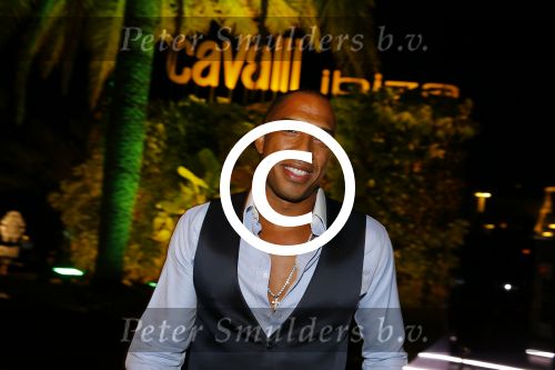 ibiza 7 augustus 2015
Maurice Mobetie (Momo) de ex vriend van Sylvie Meis wordt geintervieuwd voor het duitse blad Gala in zijn club Cavalli ibiza