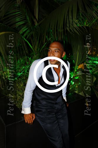 ibiza 7 augustus 2015
Maurice Mobetie (Momo) de ex vriend van Sylvie Meis wordt geintervieuwd voor het duitse blad Gala in zijn club Cavalli ibiza