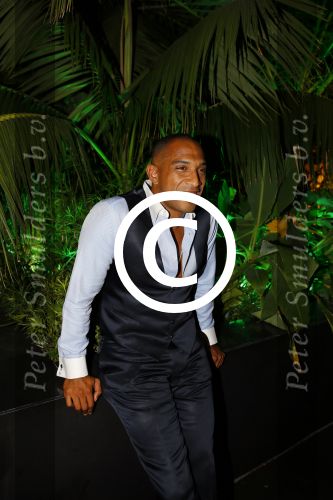 ibiza 7 augustus 2015
Maurice Mobetie (Momo) de ex vriend van Sylvie Meis wordt geintervieuwd voor het duitse blad Gala in zijn club Cavalli ibiza