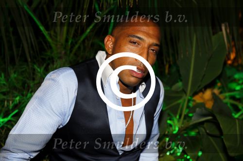 ibiza 7 augustus 2015
Maurice Mobetie (Momo) de ex vriend van Sylvie Meis wordt geintervieuwd voor het duitse blad Gala in zijn club Cavalli ibiza