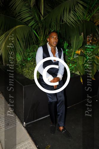 ibiza 7 augustus 2015
Maurice Mobetie (Momo) de ex vriend van Sylvie Meis wordt geintervieuwd voor het duitse blad Gala in zijn club Cavalli ibiza