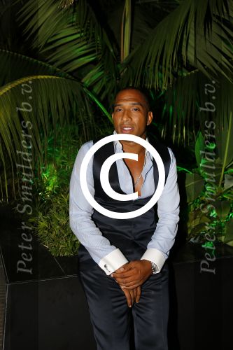 ibiza 7 augustus 2015
Maurice Mobetie (Momo) de ex vriend van Sylvie Meis wordt geintervieuwd voor het duitse blad Gala in zijn club Cavalli ibiza