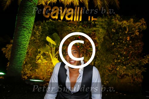ibiza 7 augustus 2015
Maurice Mobetie (Momo) de ex vriend van Sylvie Meis wordt geintervieuwd voor het duitse blad Gala in zijn club Cavalli ibiza