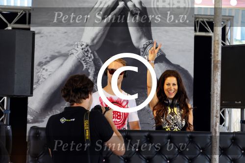 Amsterdam 11 juli 2015 
Day at the park Buddha to Buddha.
DJ Junior S (Junior Smulders) en Melissa Sneekes als DJ