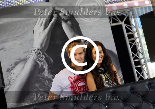 Amsterdam 11 juli 2015 
Day at the park Buddha to Buddha.
DJ Junior S (Junior Smulders) en Melissa Sneekes als DJ