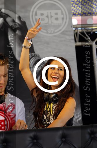 Amsterdam 11 juli 2015 
Day at the park Buddha to Buddha.
DJ Junior S (Junior Smulders) en Melissa Sneekes als DJ