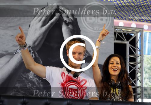 Amsterdam 11 juli 2015 
Day at the park Buddha to Buddha.
DJ Junior S (Junior Smulders) en Melissa Sneekes als DJ